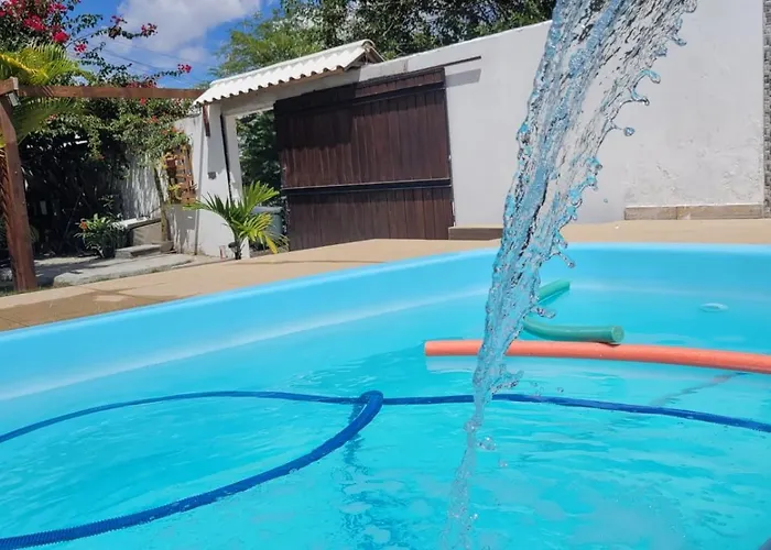 Rancho Ensolarado Com Patio Churrasqueira E Piscina
