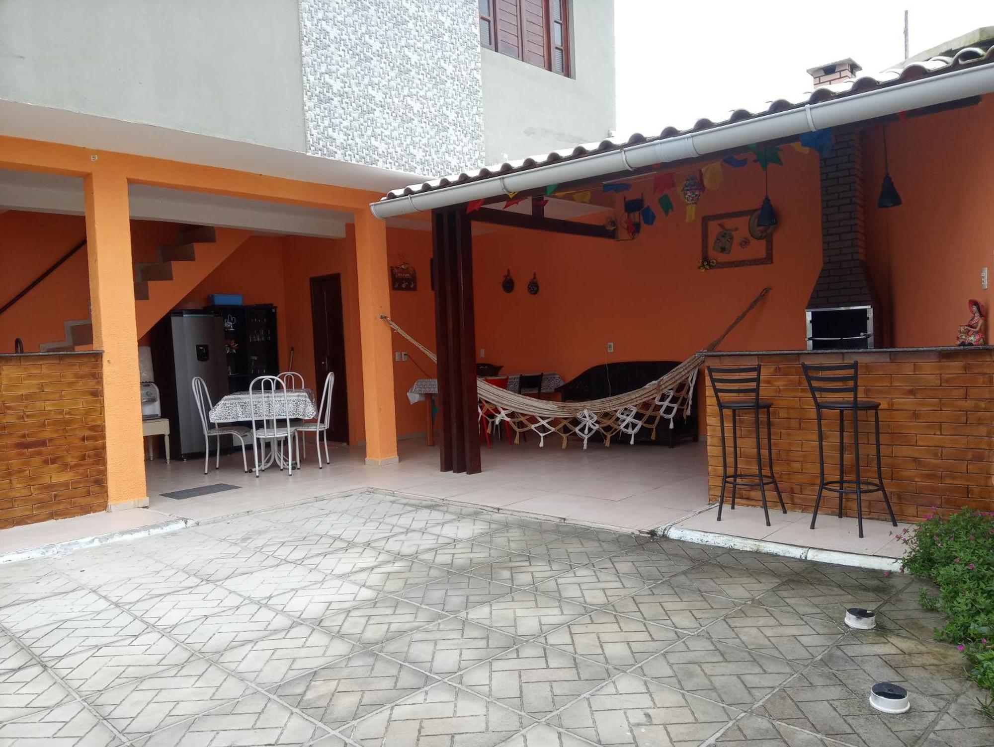 Rancho Ensolarado Com Patio Churrasqueira E Piscina *